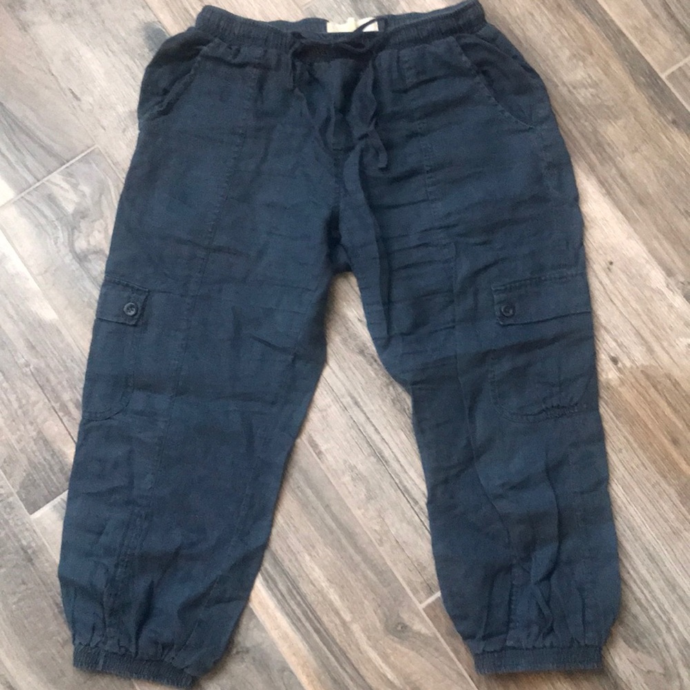 Bella Dahl navy linen Capri pants